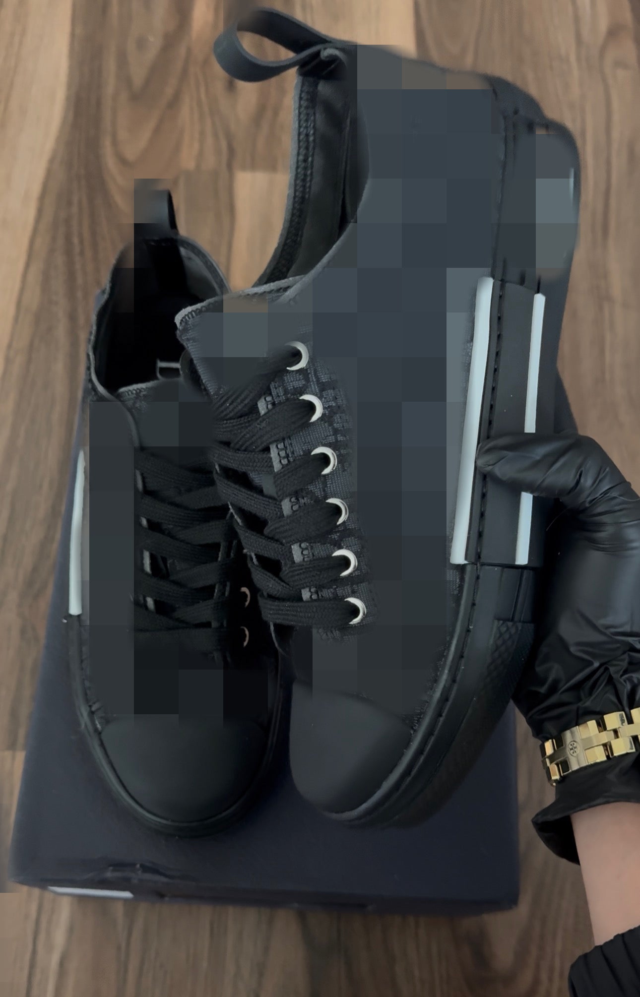 Adore Black